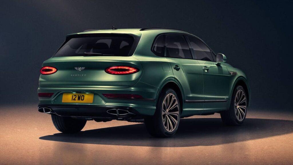 2023 Bentley Bentayga rear view, elliptical LED taillights and quad exhaust outlets.