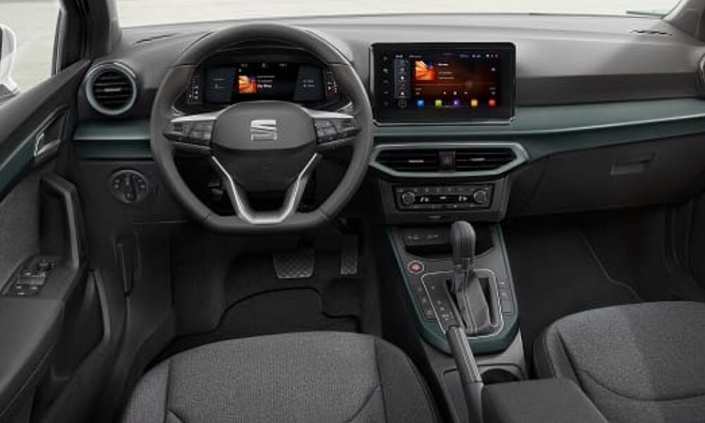 2022 SEAT Arona interior cabin
