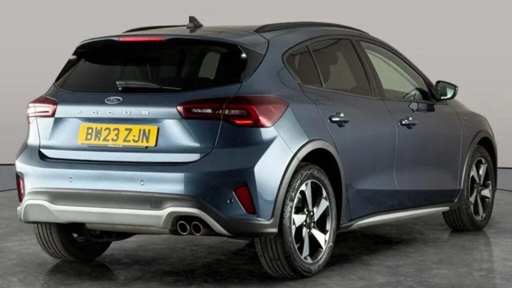 2023 Ford Focus Active rear view hatchback blue