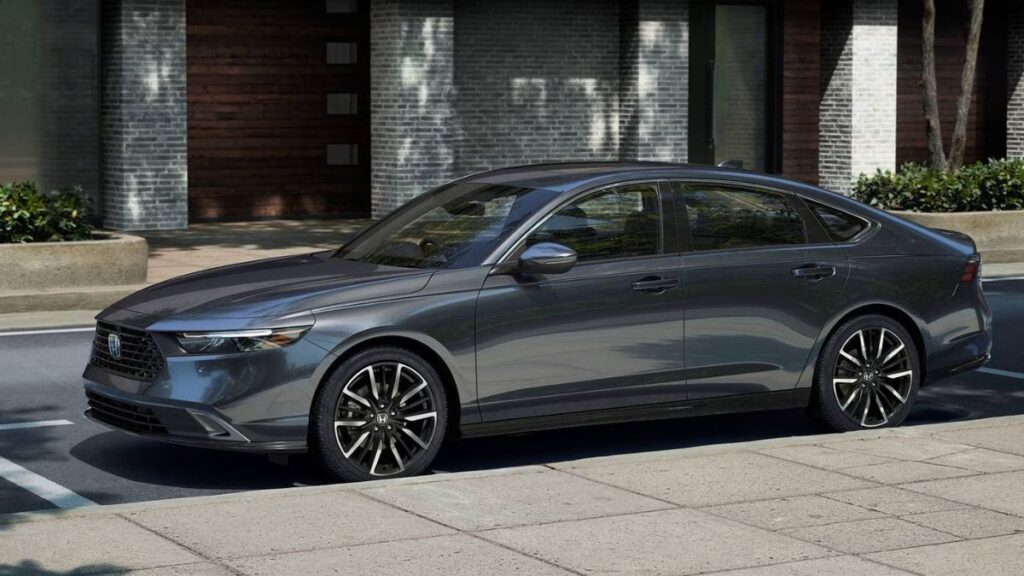 2023 Honda Accord Sedan side profile exterior