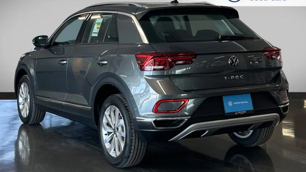 2023 Volkswagen T-Roc rear view, new LED taillights and updated bumper