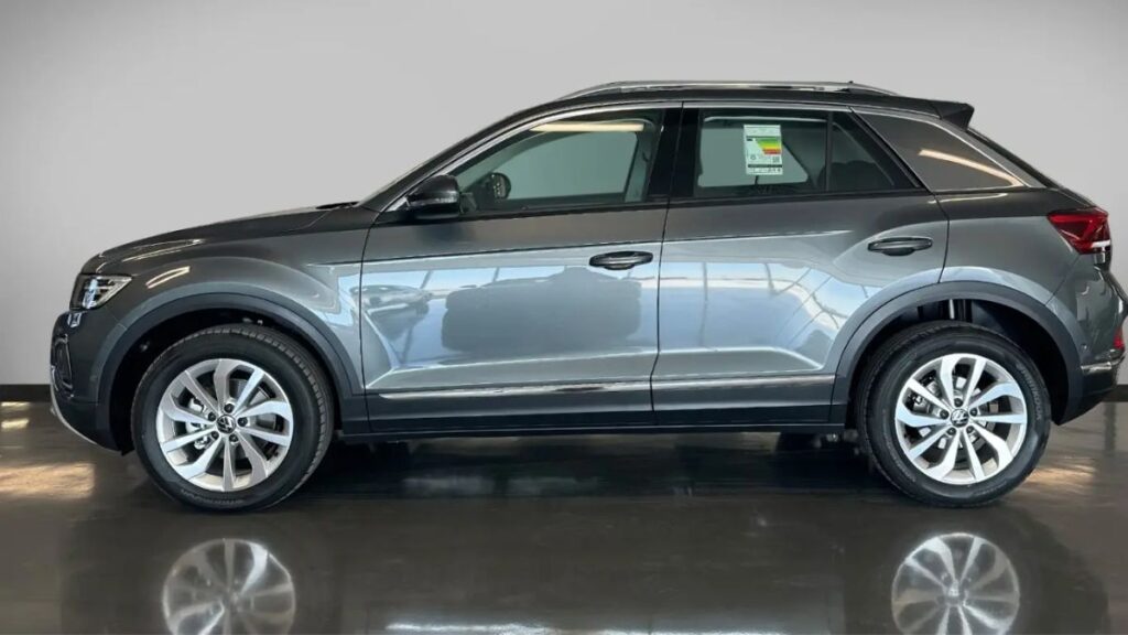 2023 Volkswagen T-Roc side profile, coupe-like roofline and 'hockey stick' C-pillar
