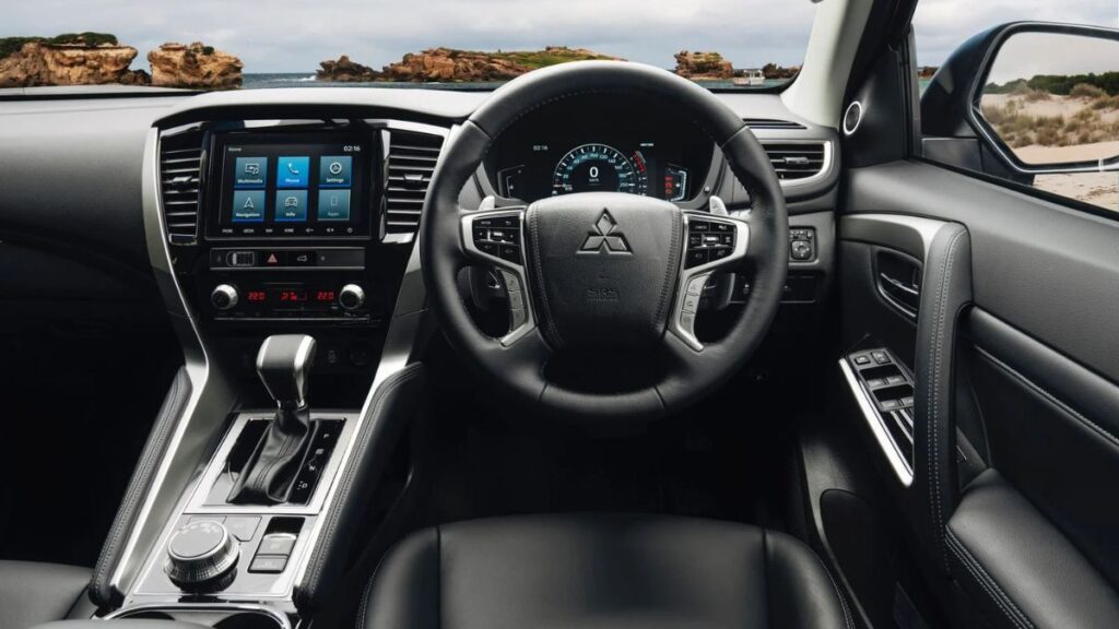 2023 Mitsubishi Pajero Sport interior