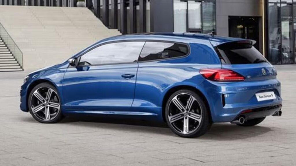 Volkswagen Scirocco side profile, sweeping roofline and coupe silhouette