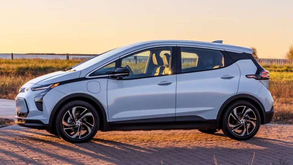 2022 Chevrolet Bolt EV side profile