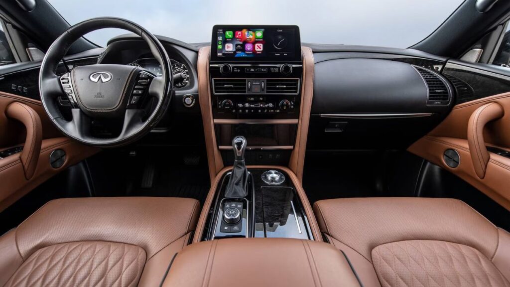 2023 Infiniti QX80 luxury interior