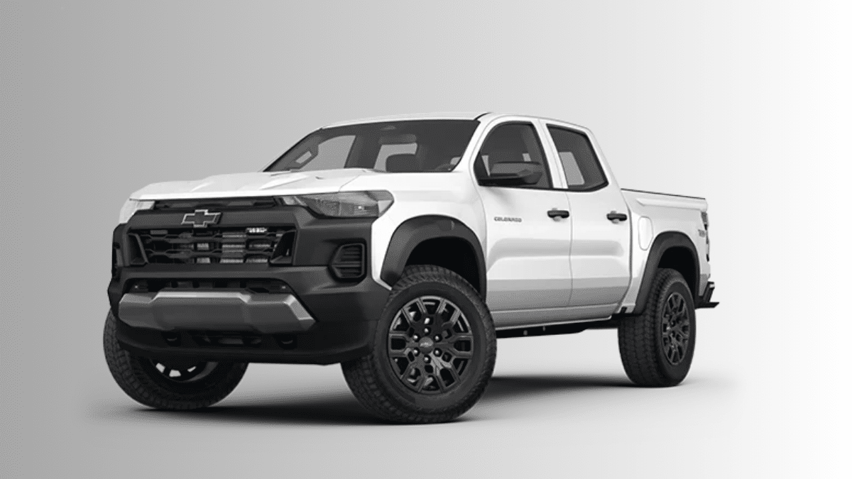 2023 Chevrolet Colorado front view showcasing the bold grille, LED headlights, and rugged midsize truck design