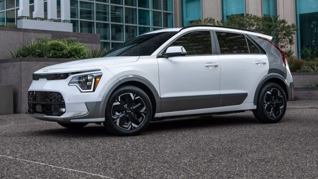 2023 Kia Niro EV side profile