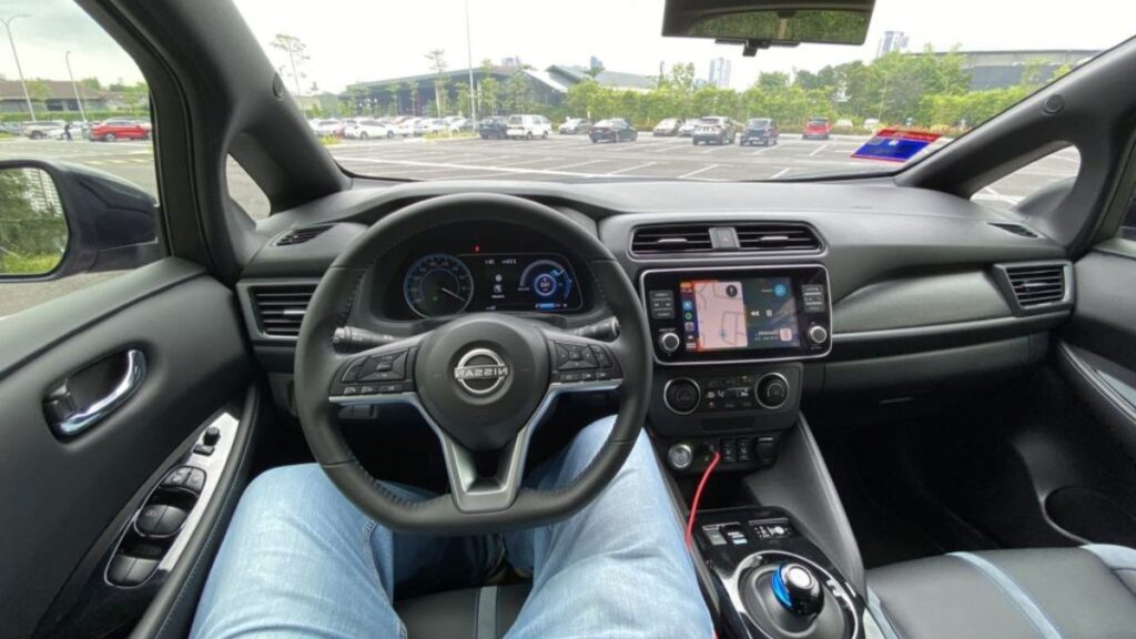 2023 Nissan Leaf interior dashboard and seating layout