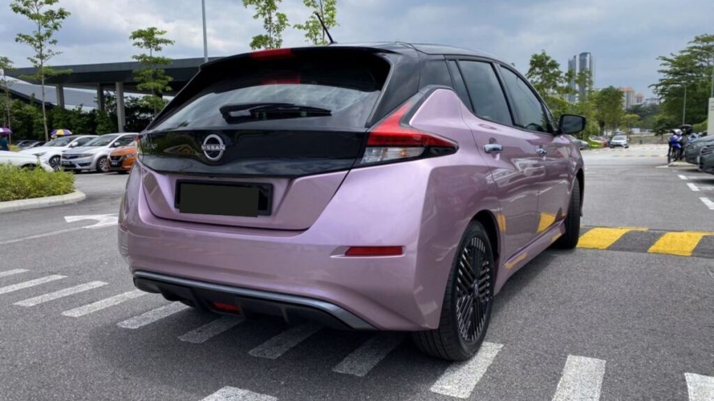 2023 Nissan Leaf rear design hatchback styling