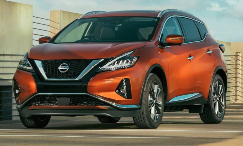 2023 Nissan Murano front view showcasing V-Motion grille and premium SUV styling