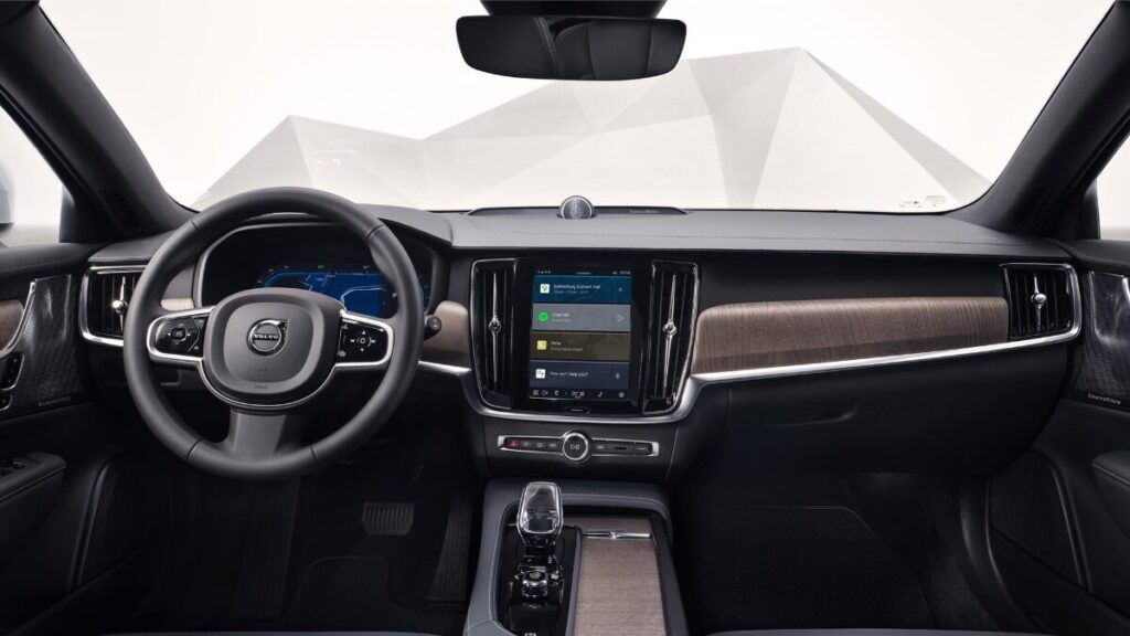 2022 Volvo V90 Cross Country interior