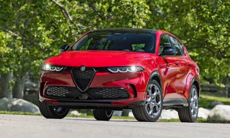 2025 Alfa Romeo Tonale front view showcasing grille and LED headlights