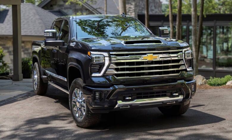 2025 Chevrolet Silverado 2500HD Crew Cab front view showcasing bold grille and LED headlights