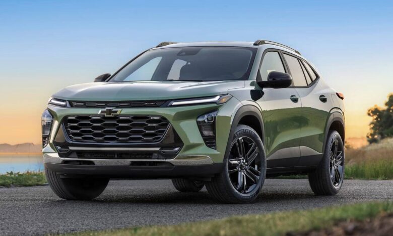 2025 Chevrolet Trax front view in metallic green SUV