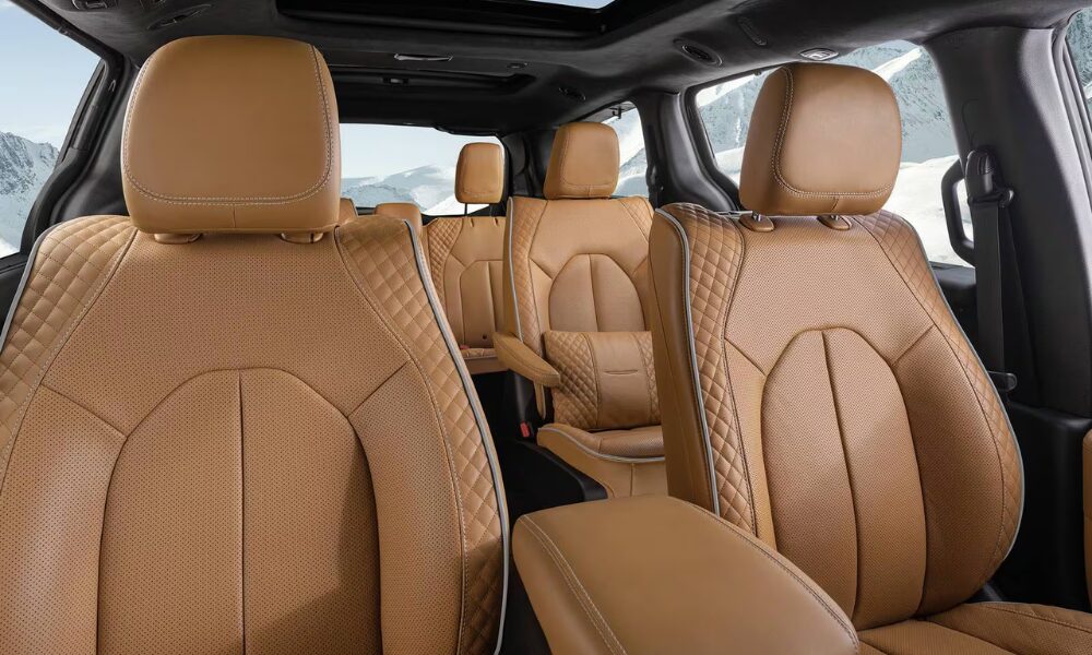 2025 Chrysler Pacifica seating cabin with three-row configuration