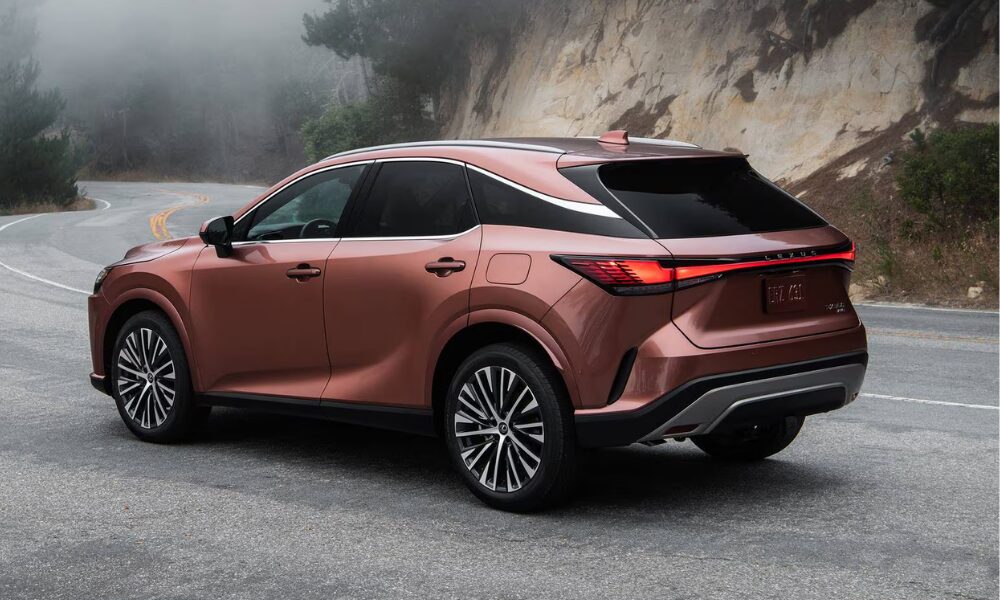 2025 Lexus RX rear view LED taillights luxury SUV design