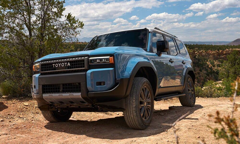 2025 Toyota Land Cruiser hybrid model exterior view