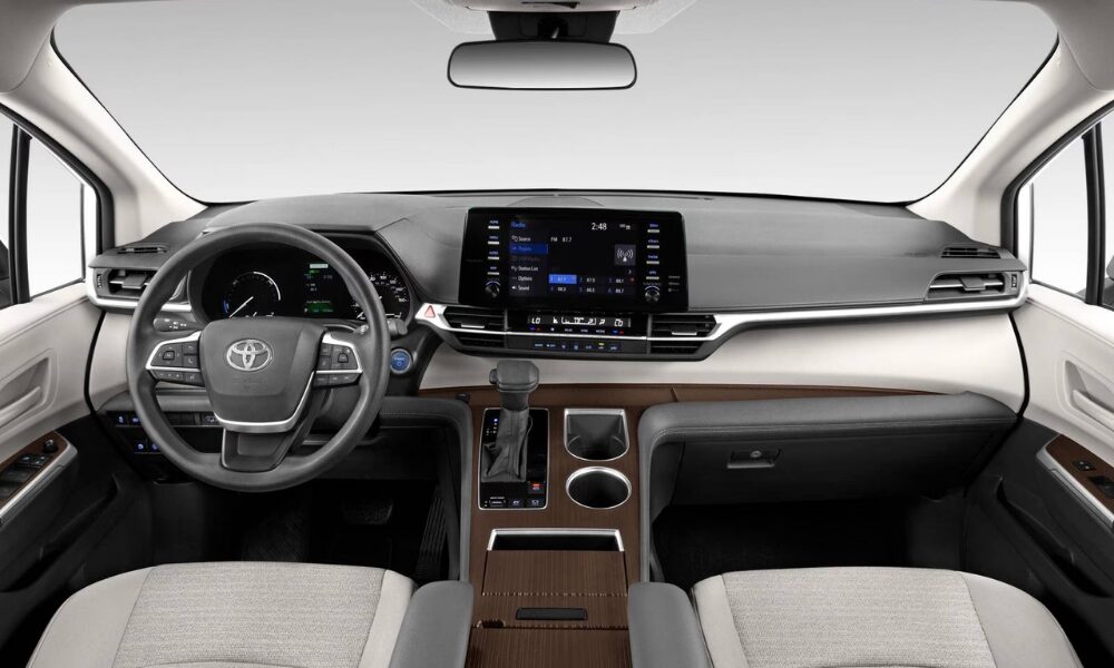 2022 Toyota Sienna interior cabin