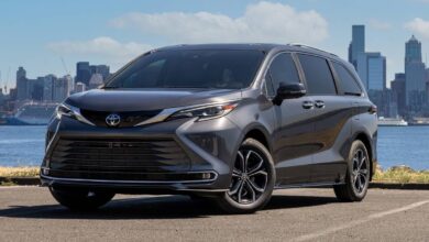 2025 Toyota Sienna front exterior view, hybrid minivan design