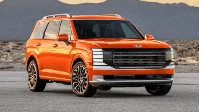 2026 Hyundai Palisade Hybrid front view in dark blue exterior
