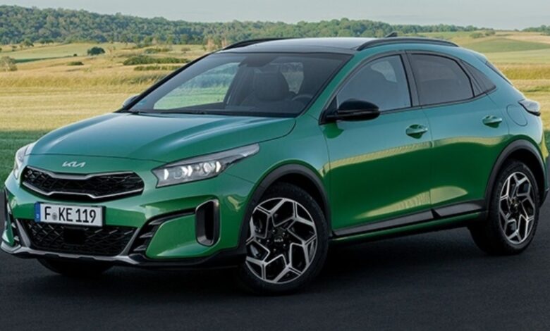 2022 Kia XCeed front exterior with refreshed grille and LED headlights