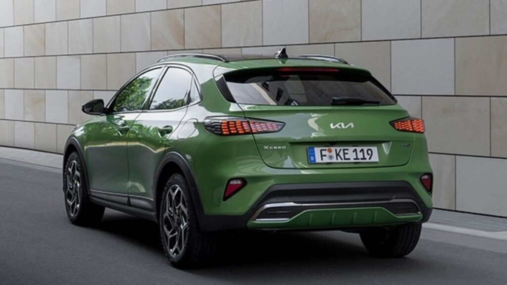 2022 Kia XCeed rear exterior with LED taillights and new Kia badging