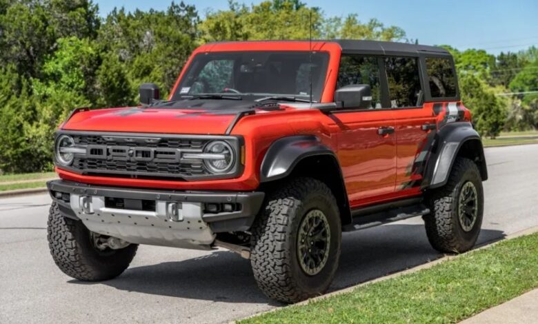 2023 Ford Bronco Raptor front view with 37-inch off-road tires
