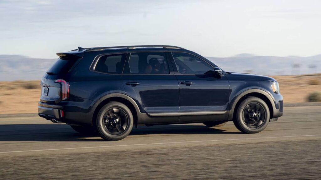 2023 Kia Telluride side profile showing three-row SUV proportions