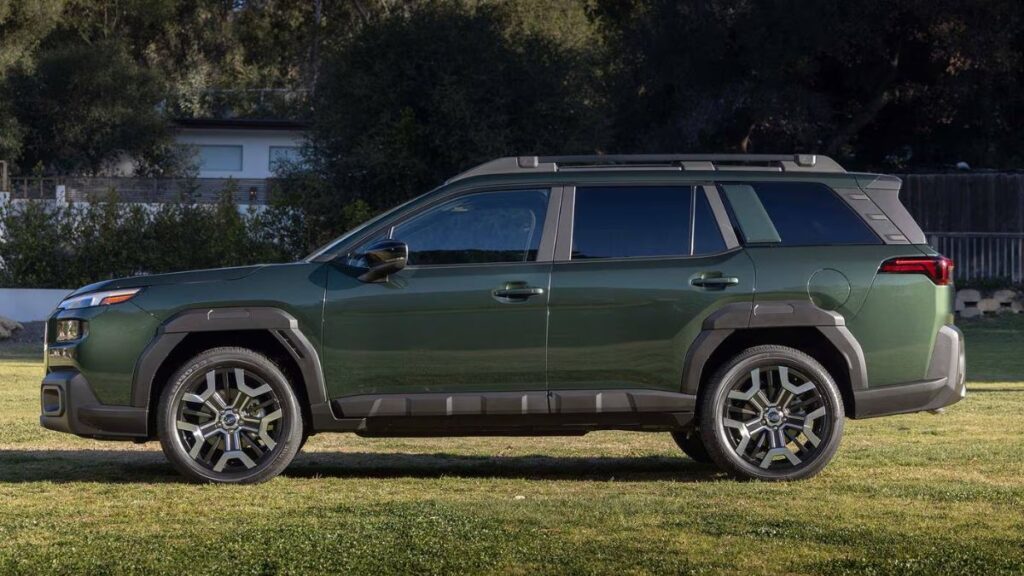 2026 Subaru Outback side profile highlighting boxy silhouette and ground clearance