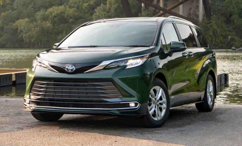 2024 Toyota Sienna front view